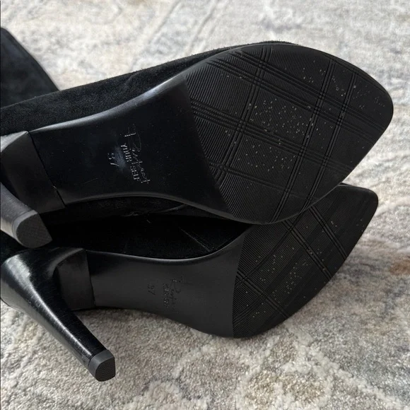 Elegant Suede Black High Boots - Picture 5 of 6